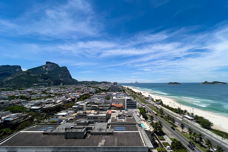 Apto em frente a Praia da Barra e Vista incrível