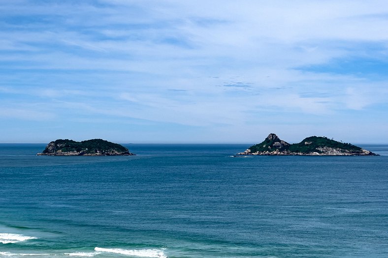 Apto em frente a Praia da Barra e Vista incrível