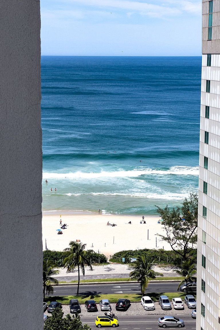 Apto na barra com Vista para o Mar e Piscina